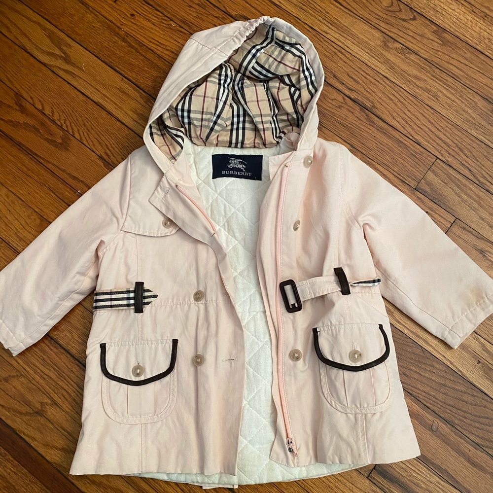Burberry girls tench raincoat with belt. Size 2. Authentic. EUC.